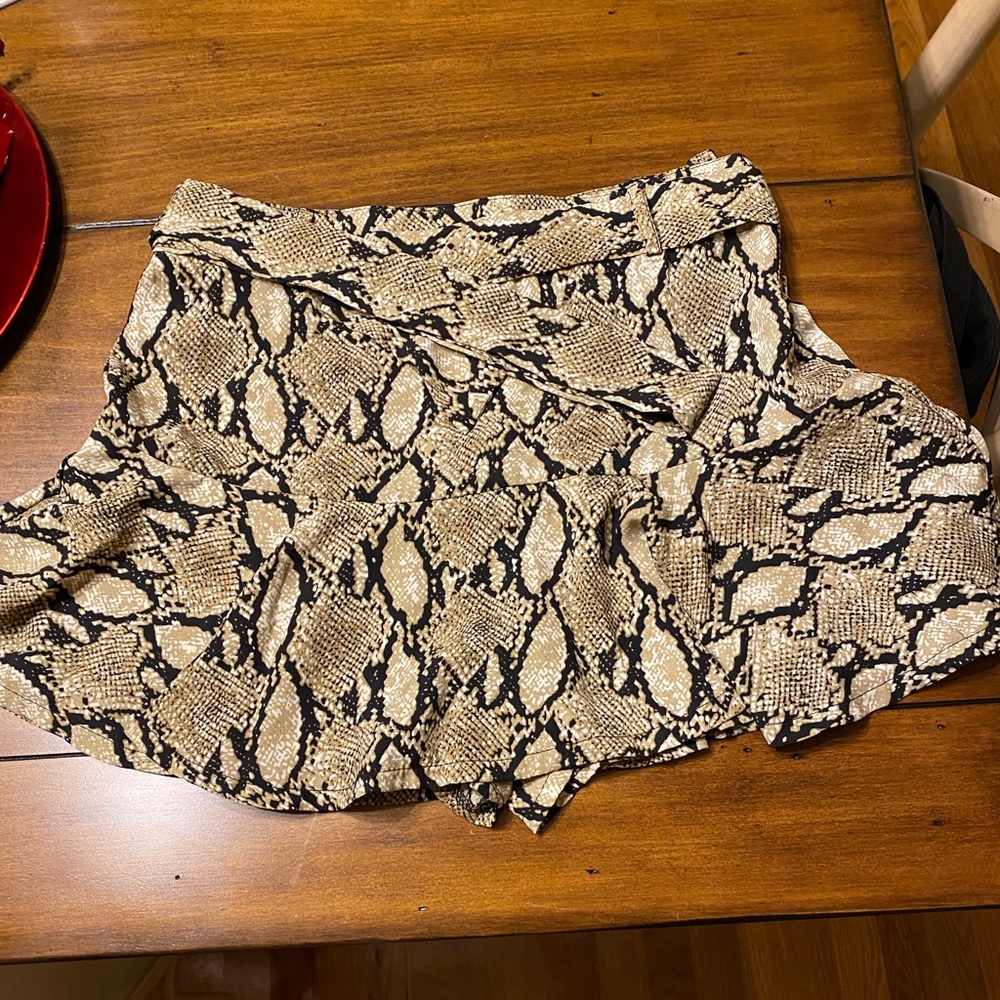 She + Sky skort. Size L (fits like a Medium)